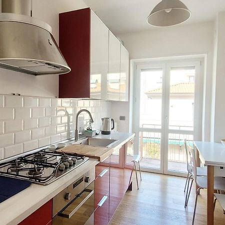 Comfortable Apartment In The Heart Of Lecco Exterior foto