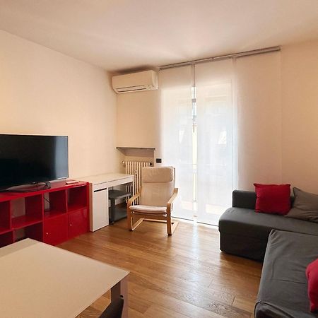 Comfortable Apartment In The Heart Of Lecco Exterior foto
