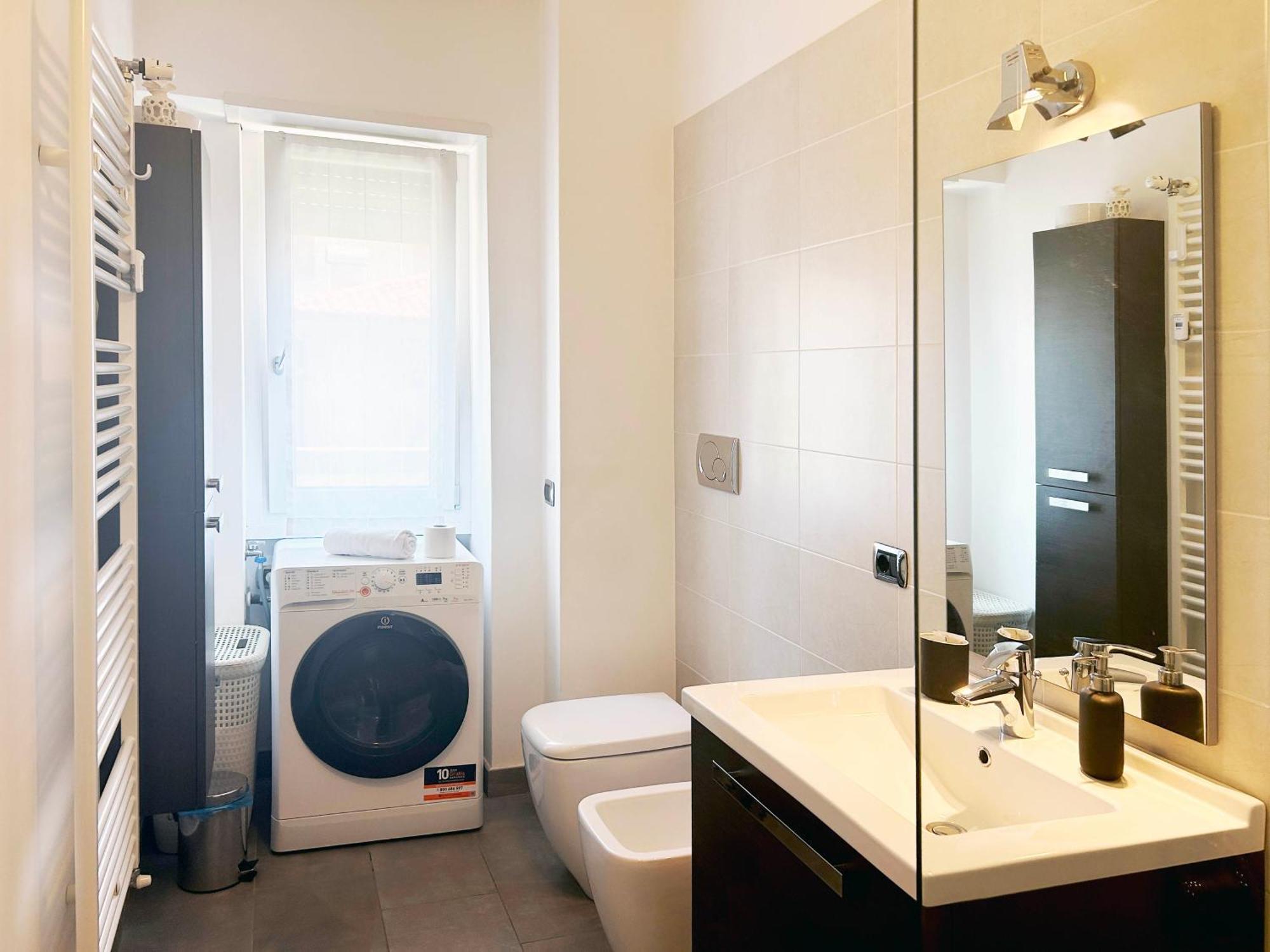 Comfortable Apartment In The Heart Of Lecco Exterior foto